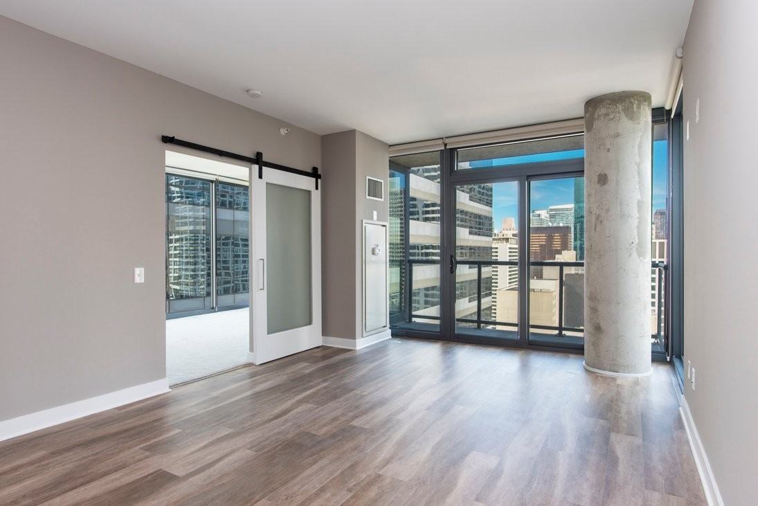 520 N Wabash Ave - Photo 2 of 14