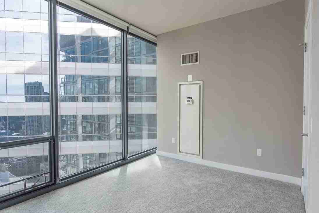 520 N Wabash Ave - Photo 5 of 14