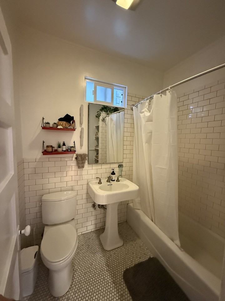 685 4th Ave #685 - Photo 4 of 6