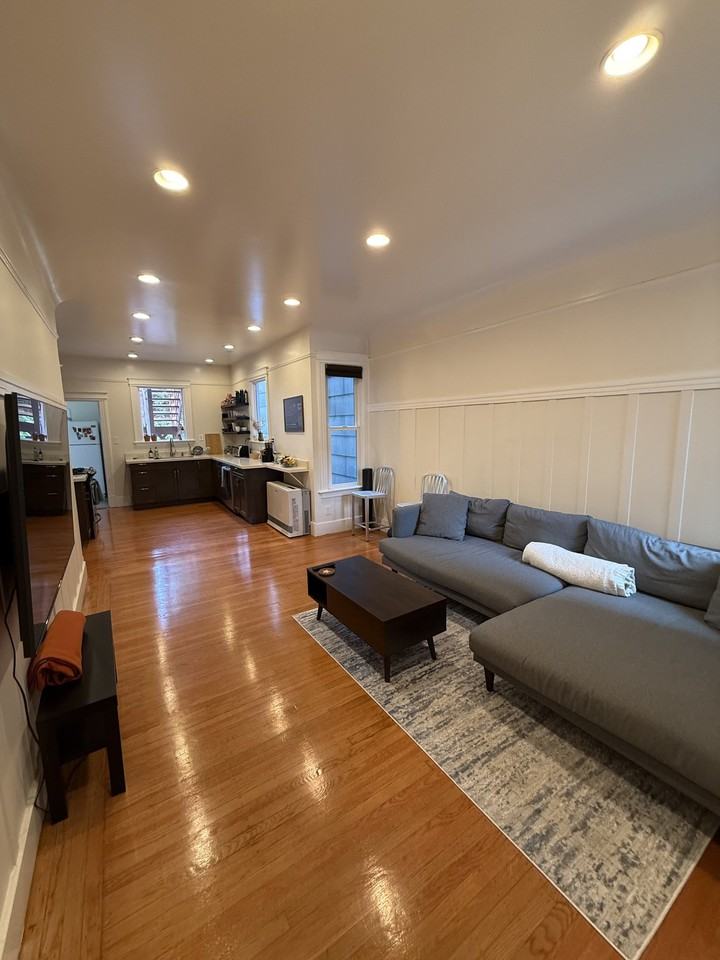 685 4th Ave #685 - Photo 5 of 6