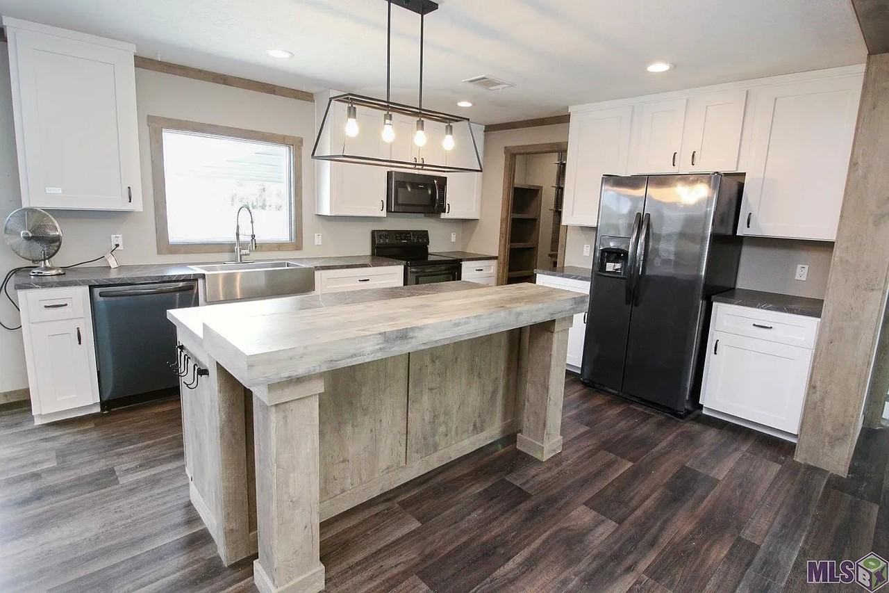 10219 Arnold Rd - Photo 2 of 17