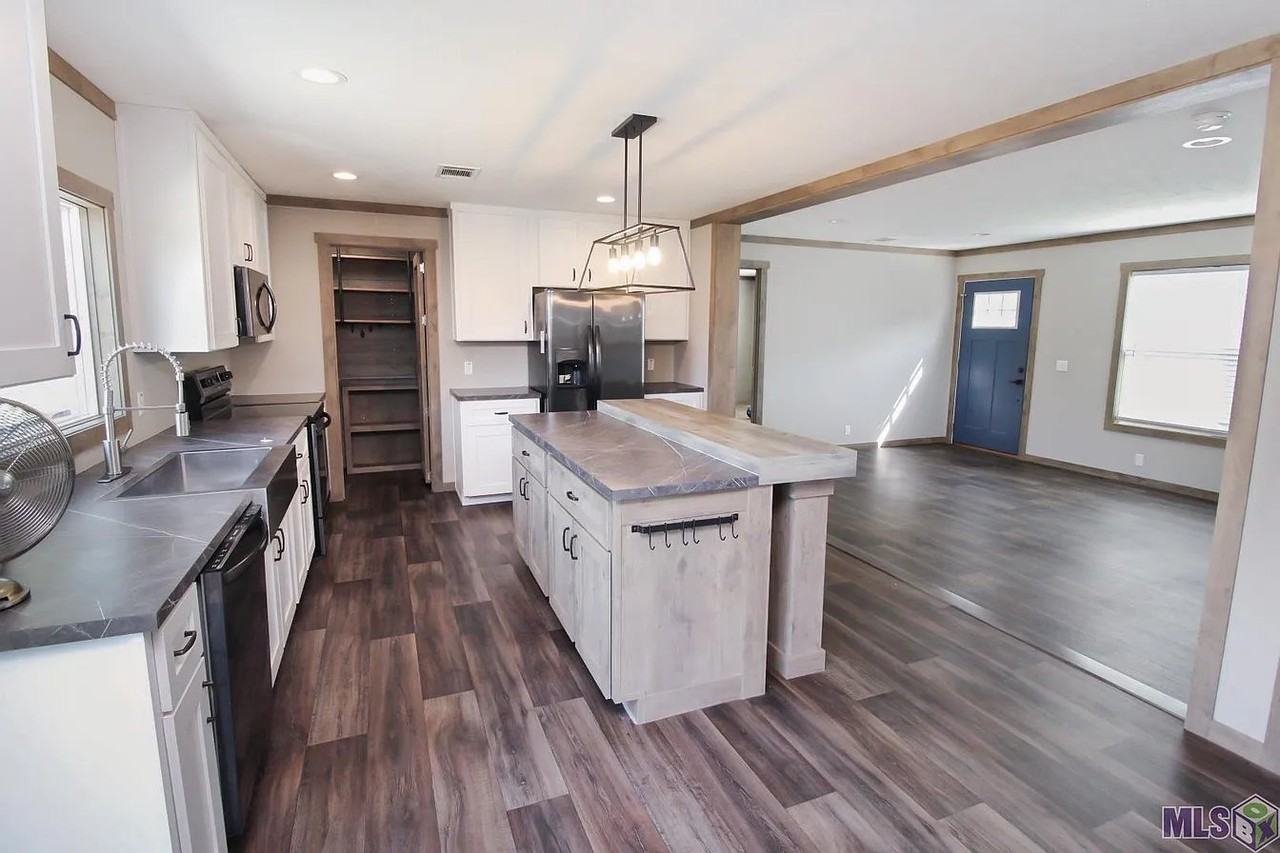 10219 Arnold Rd - Photo 3 of 17