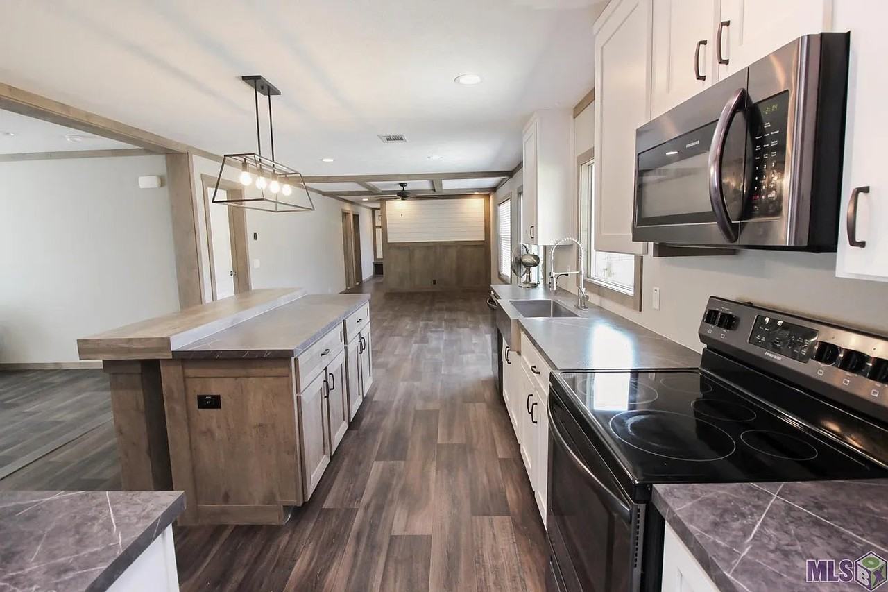 10219 Arnold Rd - Photo 4 of 17
