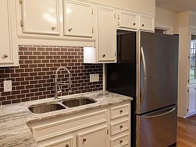 1122 E 51st St - Photo 2 of 15