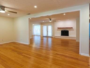 1122 E 51st St - Photo 6 of 15