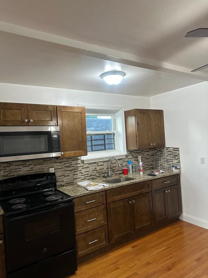 103 E 218th St #2 - Photo 2 of 7