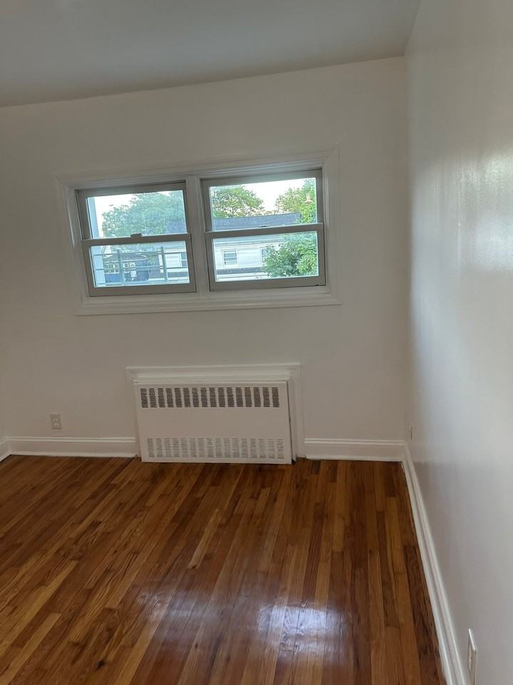 103 E 218th St #2 - Photo 5 of 7