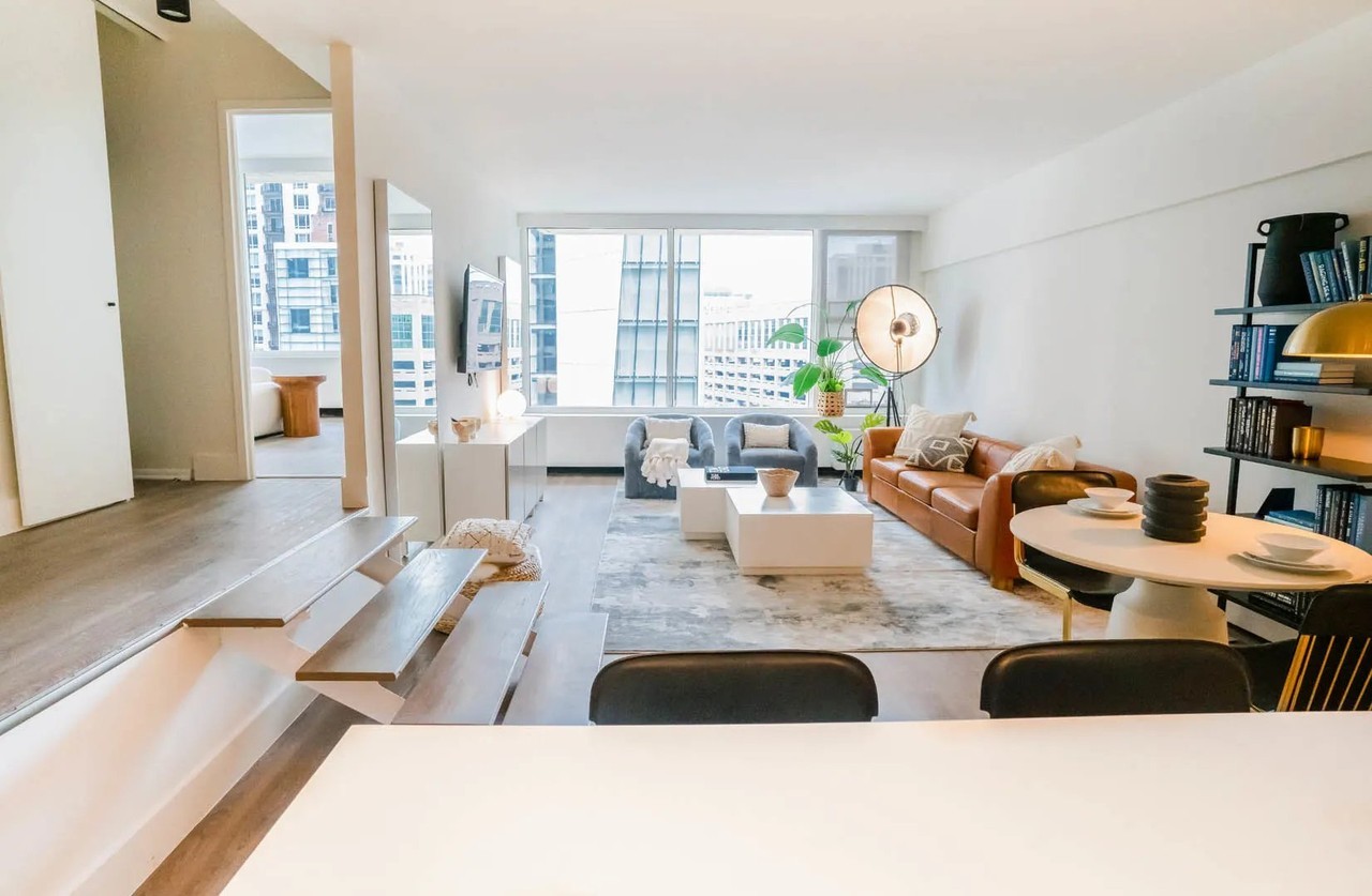 33 E Chestnut St #9H - Photo 2 of 14