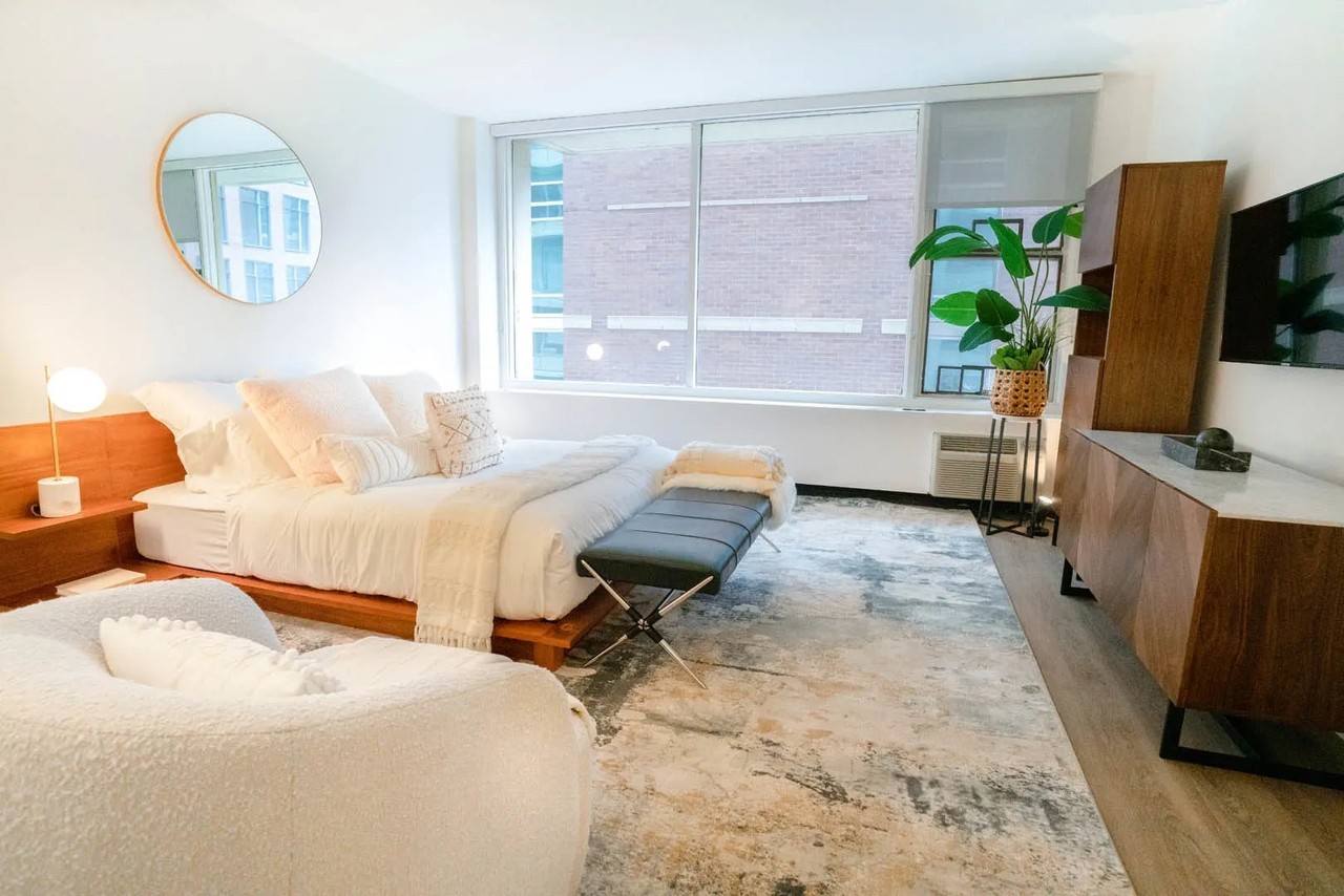 33 E Chestnut St #9H - Photo 7 of 14