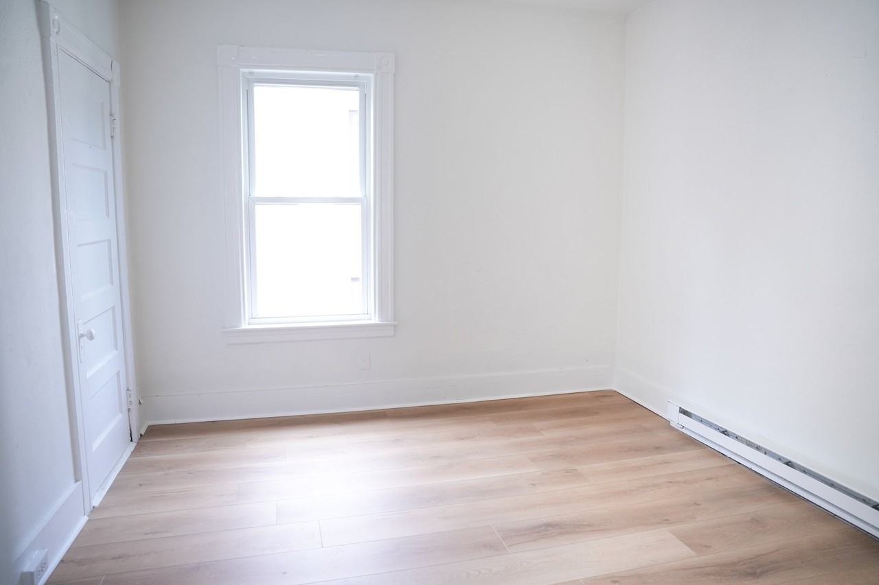 109 Merrifield St #2 - Photo 4 of 7