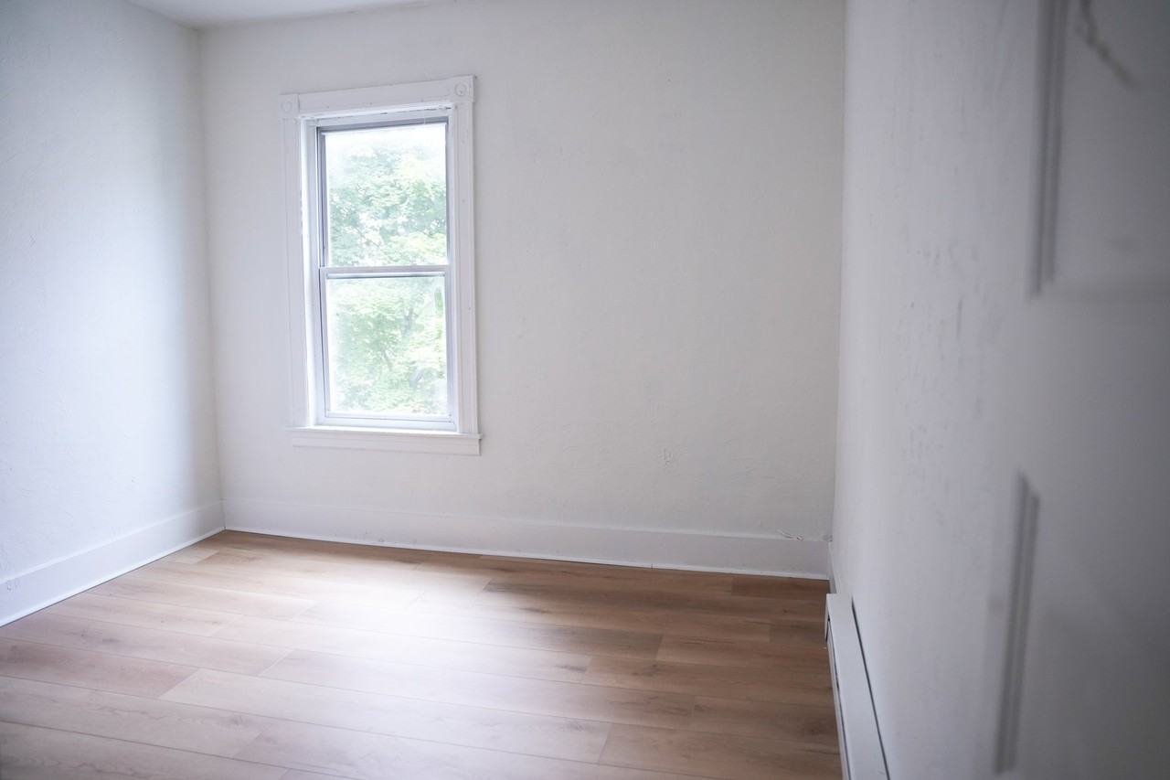 109 Merrifield St #2 - Photo 6 of 7