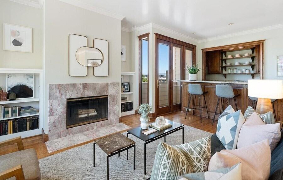 561 Wisconsin St - Photo 4 of 12