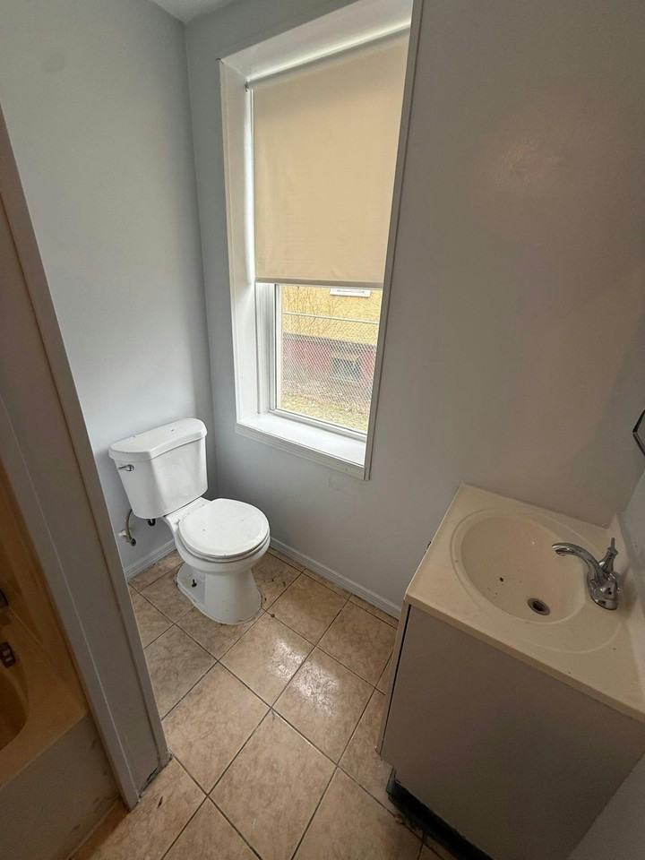 116 Fort Pleasant Avenue, Unit 2L - Photo 2 of 9