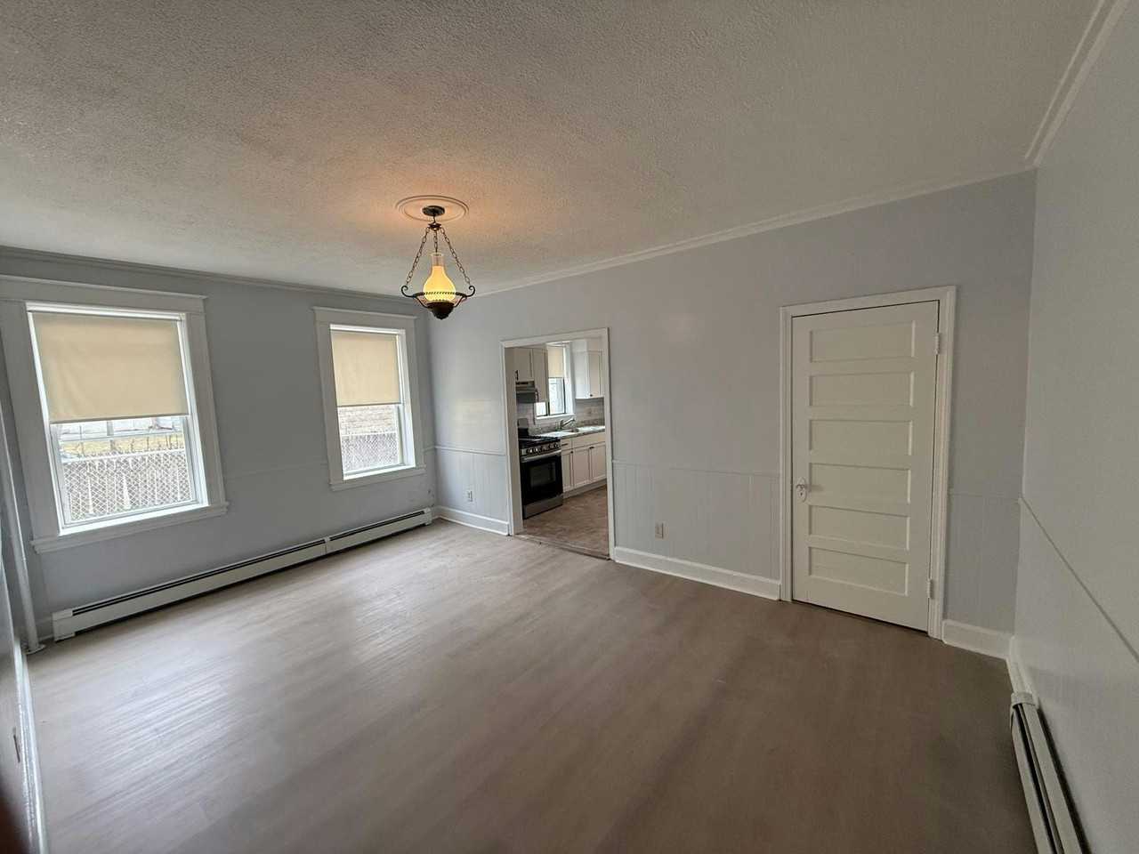 116 Fort Pleasant Avenue, Unit 2L - Photo 3 of 9
