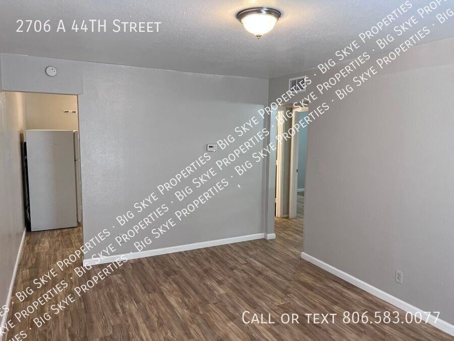 2706 44th St - Photo 3 of 9