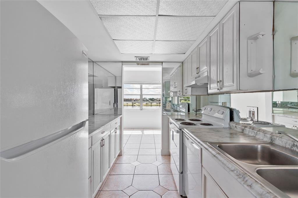 1060 Crystal Lake Drive, Unit 2 - Photo 7 of 12