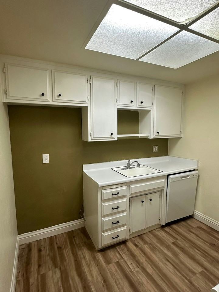 7049 Peachtree Avenue - Photo 2 of 13