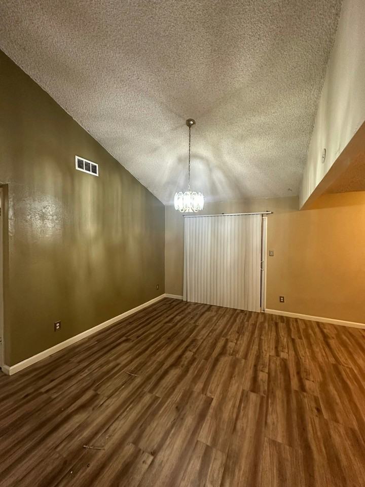 7049 Peachtree Avenue - Photo 4 of 13