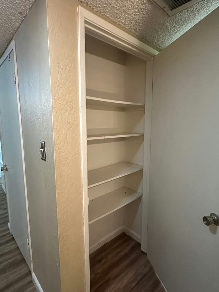 7049 Peachtree Avenue - Photo 7 of 13