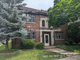 featured image of 1331 Evelyn St #3