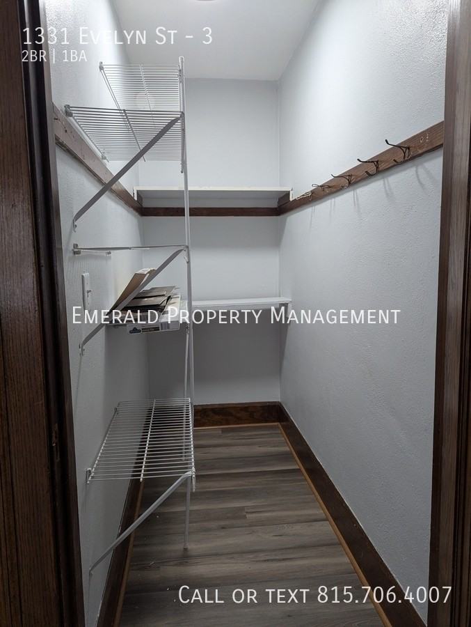 1331 Evelyn St #3 - Photo 5 of 11