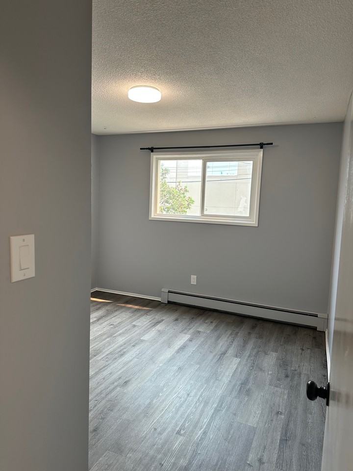 9725 130 Ave Nw #23 - Photo 2 of 10