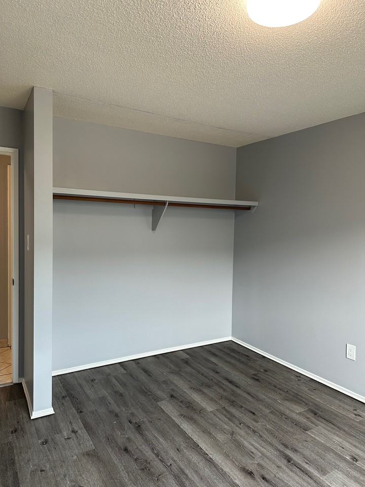9725 130 Ave Nw #23 - Photo 4 of 10