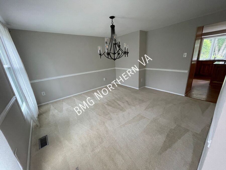 1846 Clovermeadow Dr - Photo 4 of 43