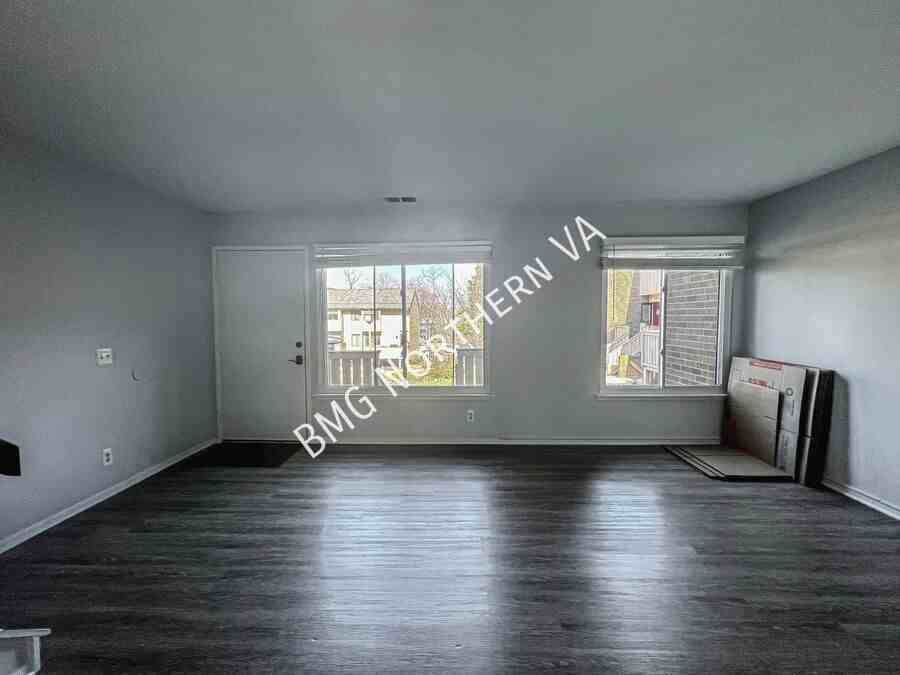 2689 Glengyle Dr #33 - Photo 4 of 15