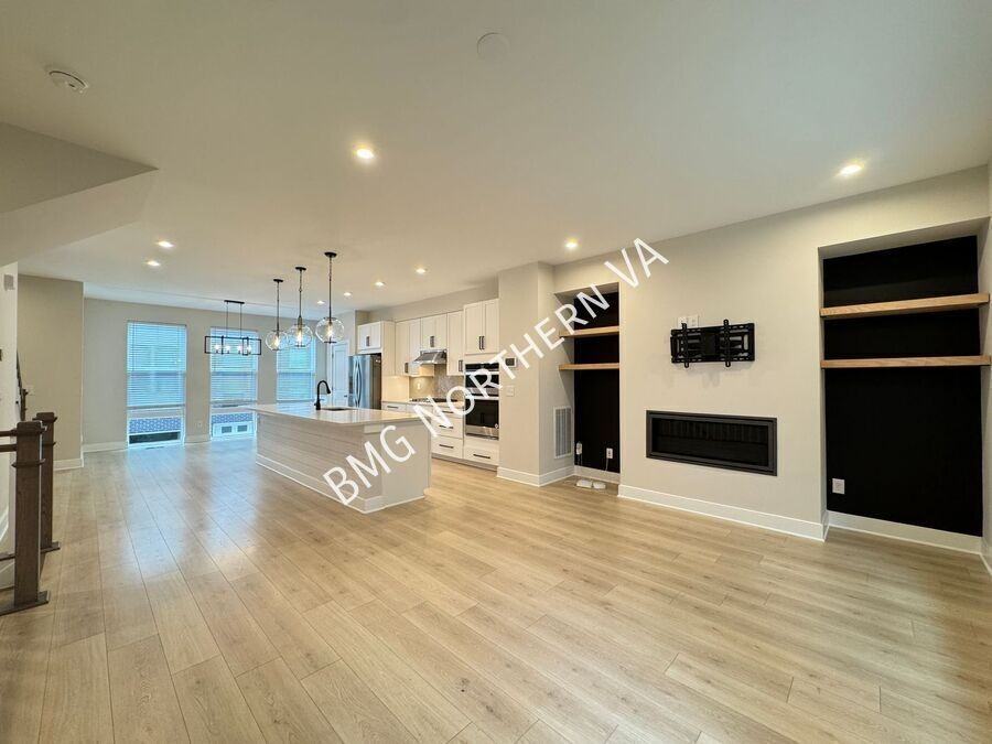 1021 S Taylor Ct - Photo 2 of 50