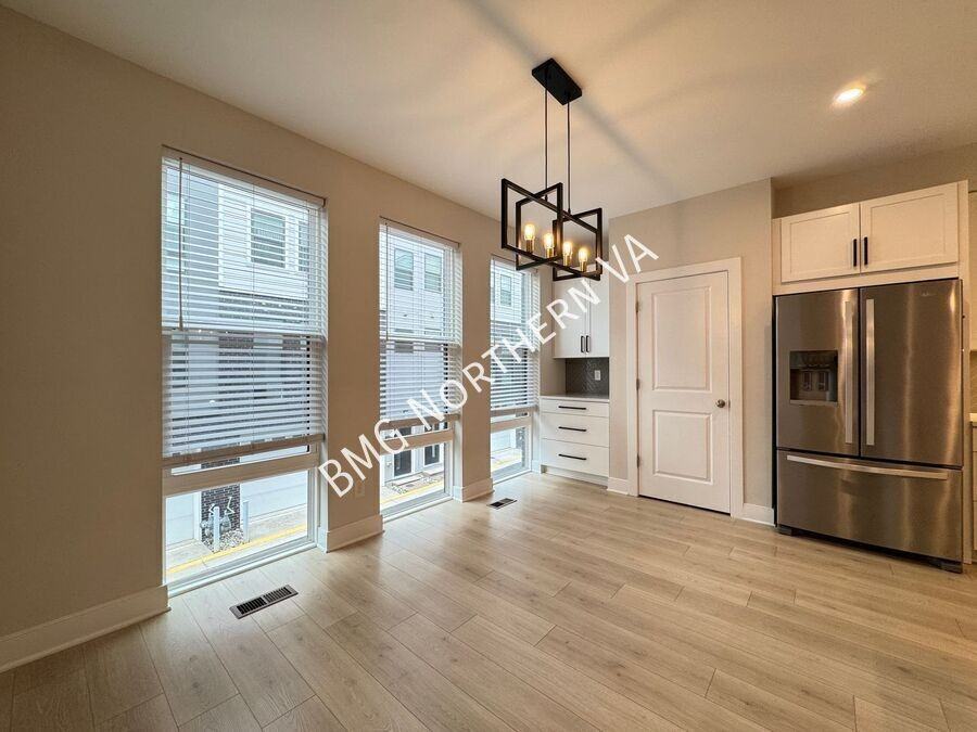 1021 S Taylor Ct - Photo 6 of 50
