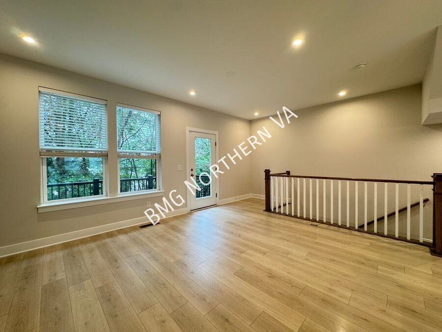 1021 S Taylor Ct - Photo 5 of 50