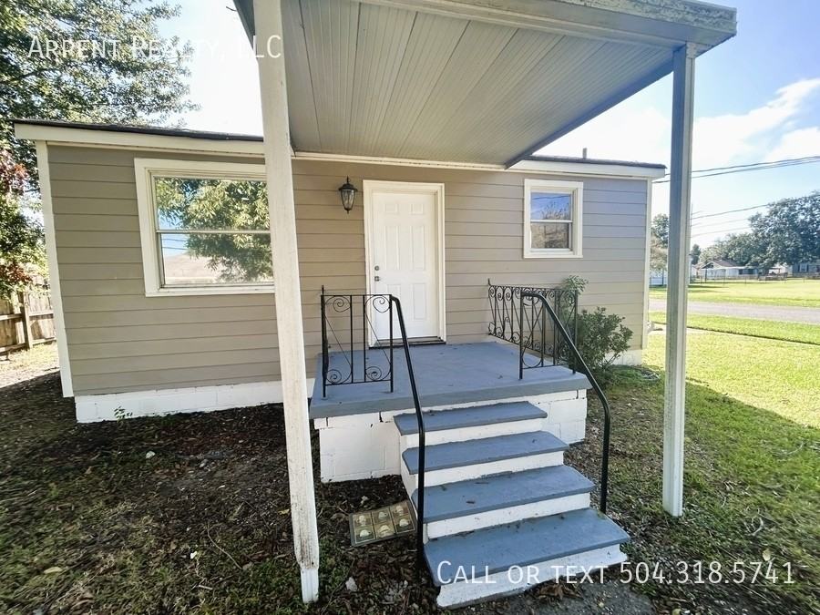 2501 Delille St - Photo 3 of 18