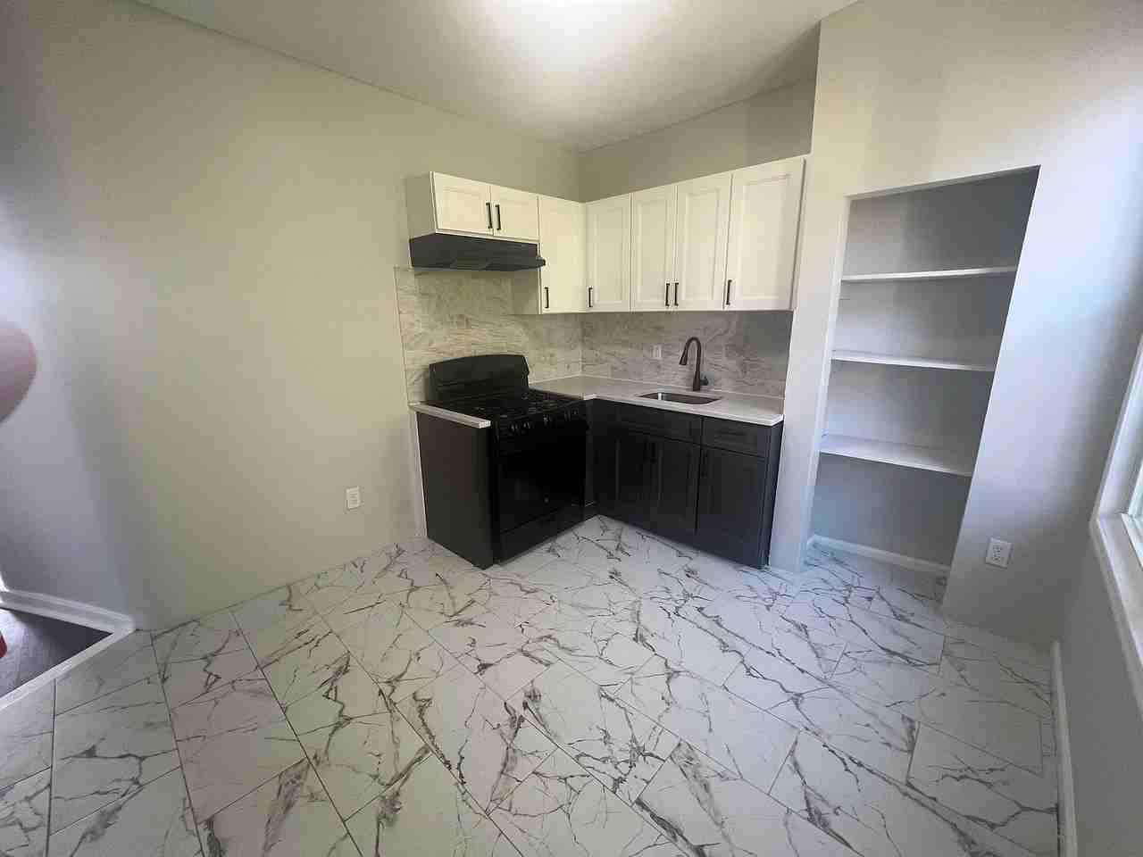 271 Summer St #3R - Photo 2 of 8