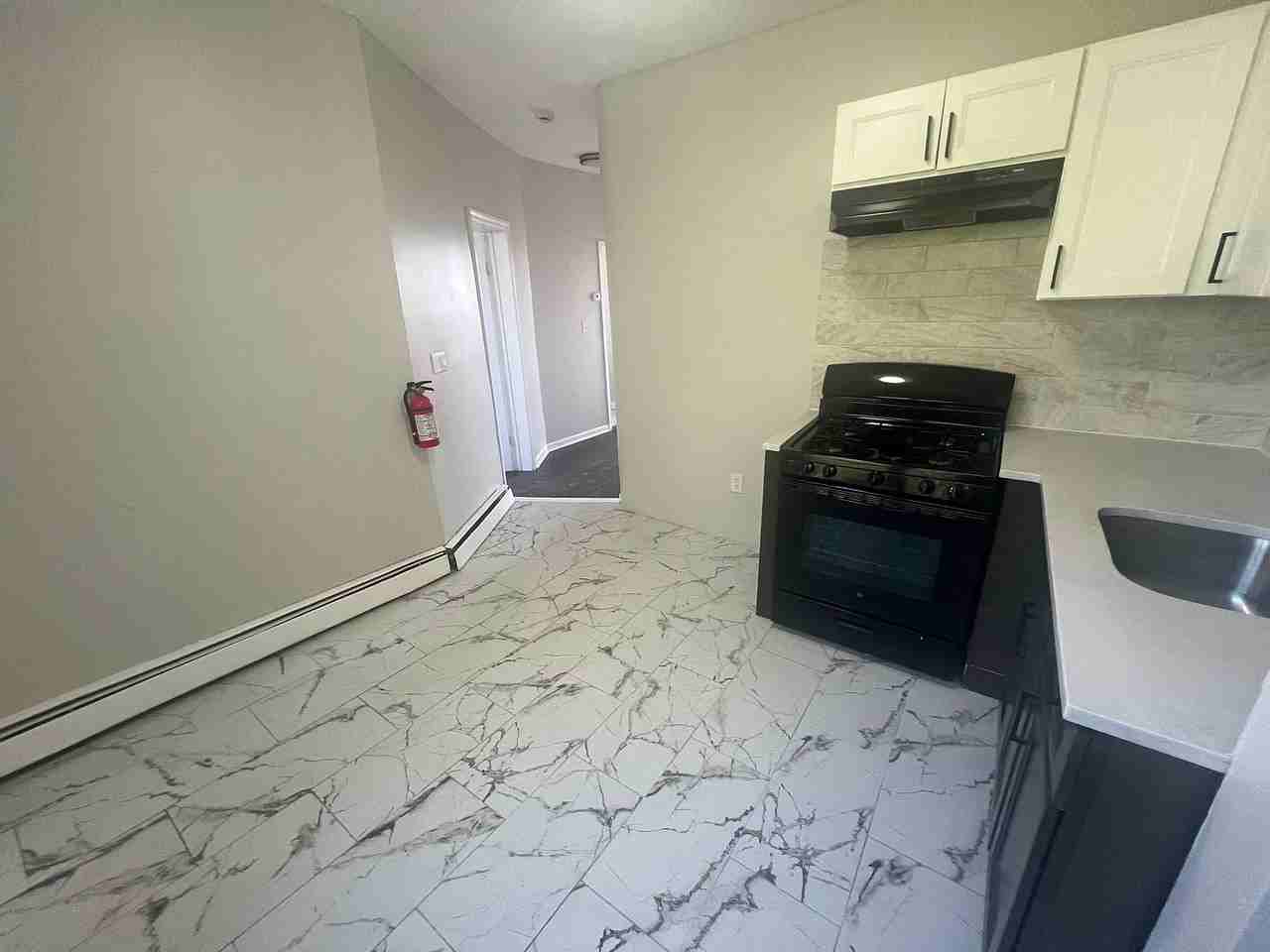 271 Summer St #3R - Photo 3 of 8