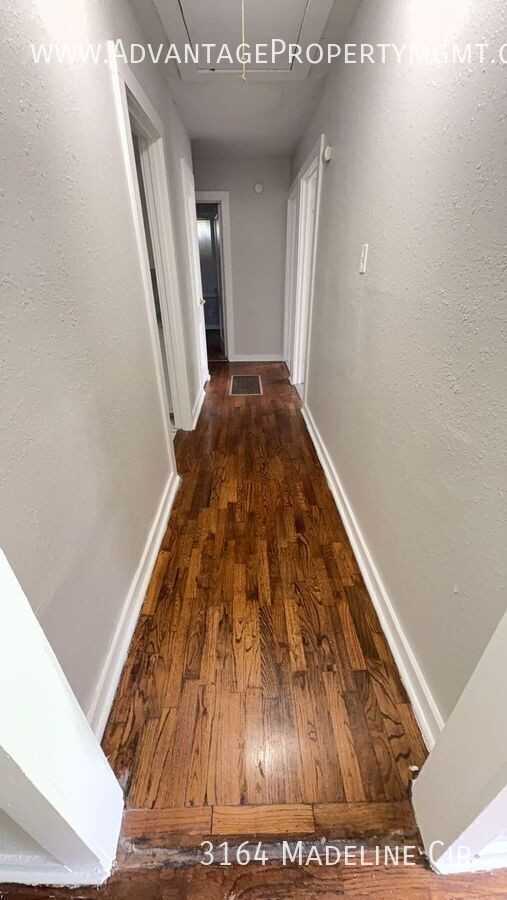 3164 Madeline Cir - Photo 4 of 12