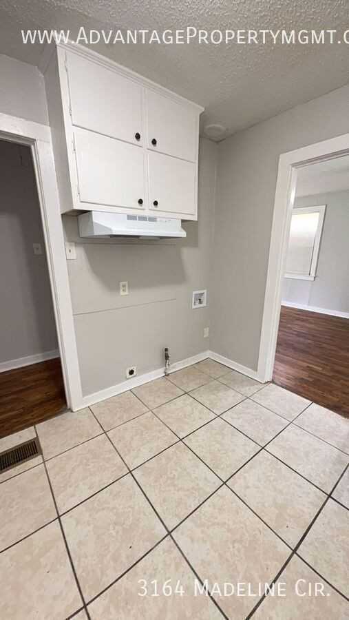 3164 Madeline Cir - Photo 5 of 12