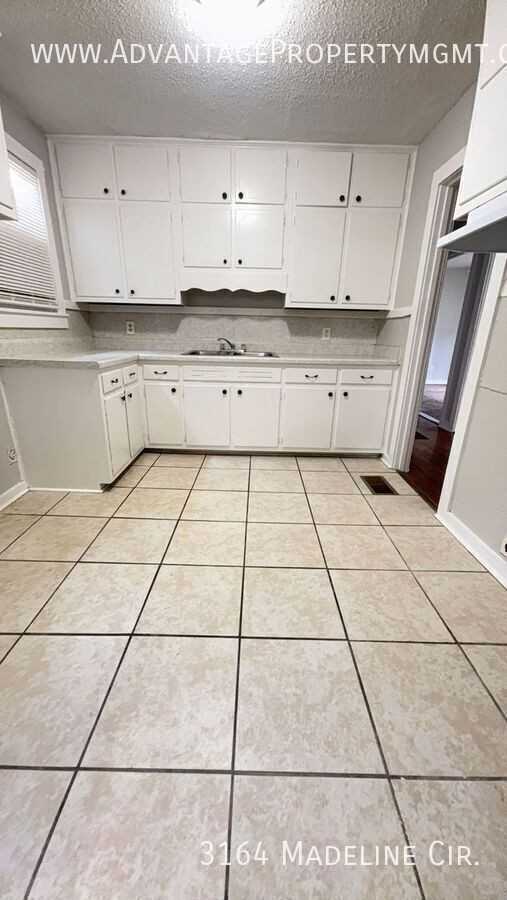 3164 Madeline Cir - Photo 7 of 12