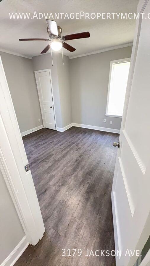 3179 Jackson Ave - Photo 5 of 15