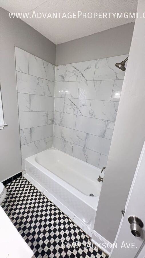 3179 Jackson Ave - Photo 7 of 15