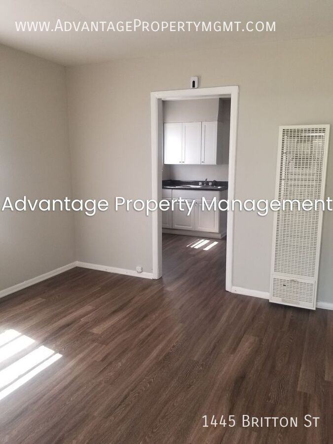 1445 Britton St - Photo 4 of 13