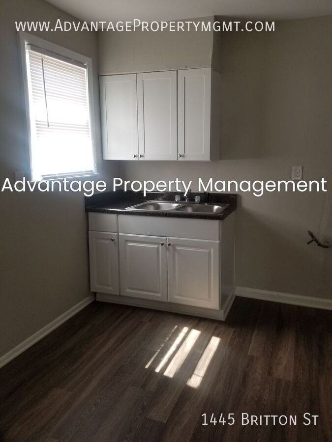 1445 Britton St - Photo 5 of 13