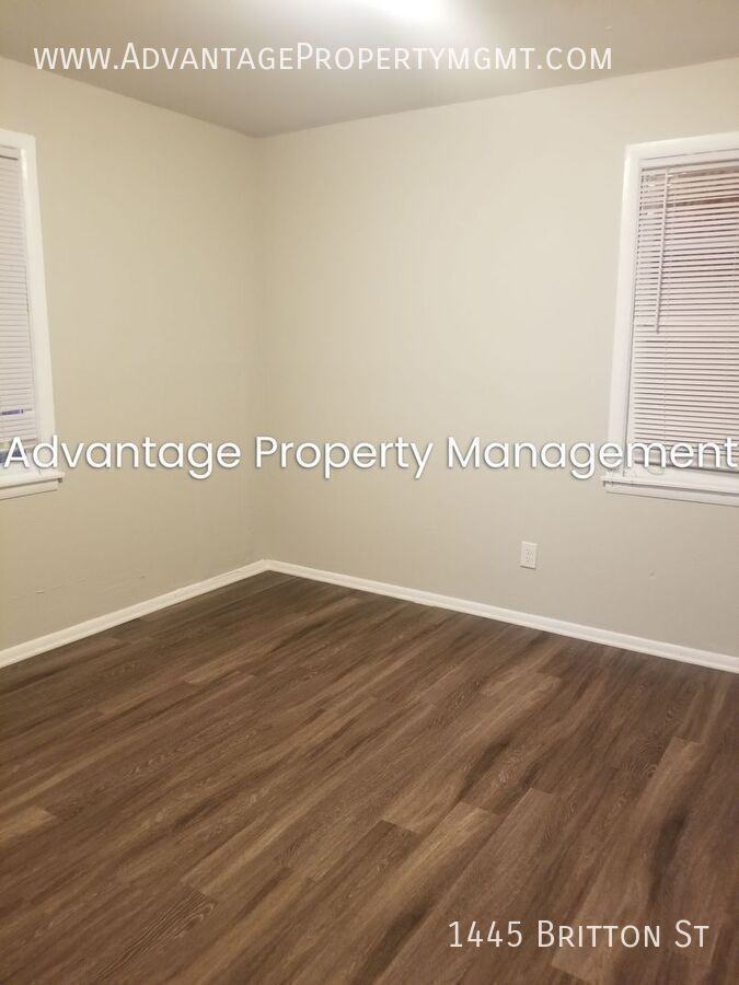 1445 Britton St - Photo 7 of 13