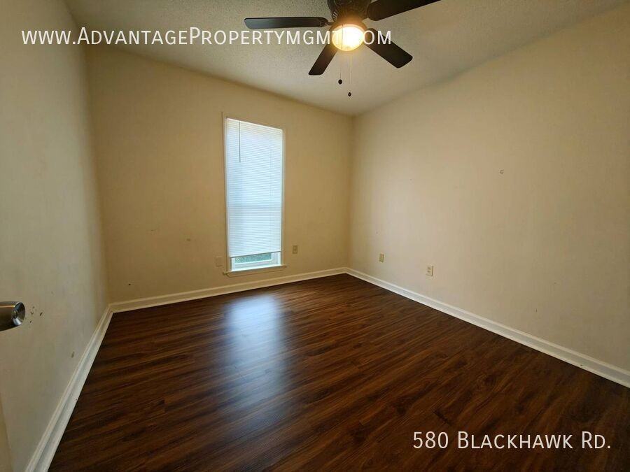 580 Blackhawk Rd - Photo 6 of 10