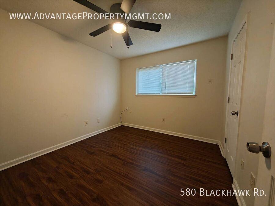 580 Blackhawk Rd - Photo 7 of 10