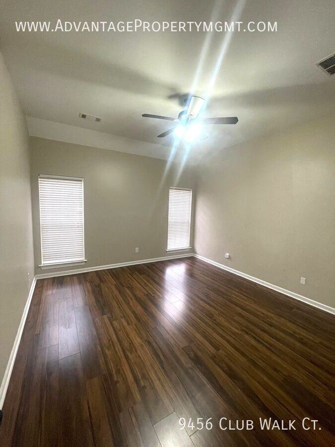 9456 Club Walk Ct - Photo 5 of 23