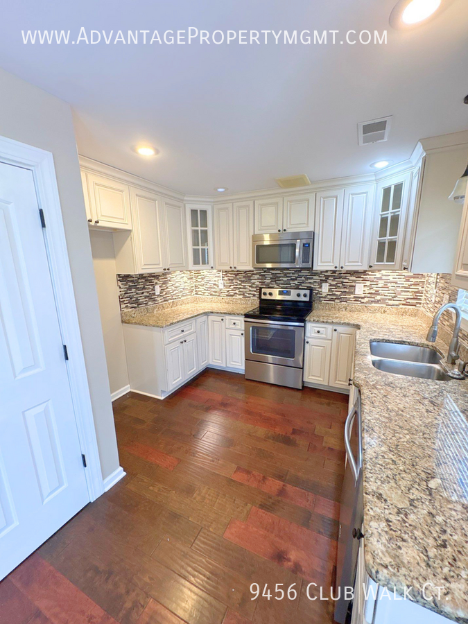 9456 Club Walk Ct - Photo 7 of 23