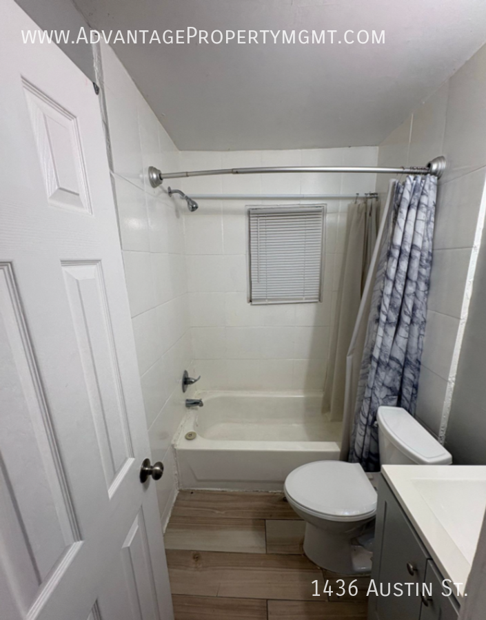 1436 Austin St - Photo 6 of 11