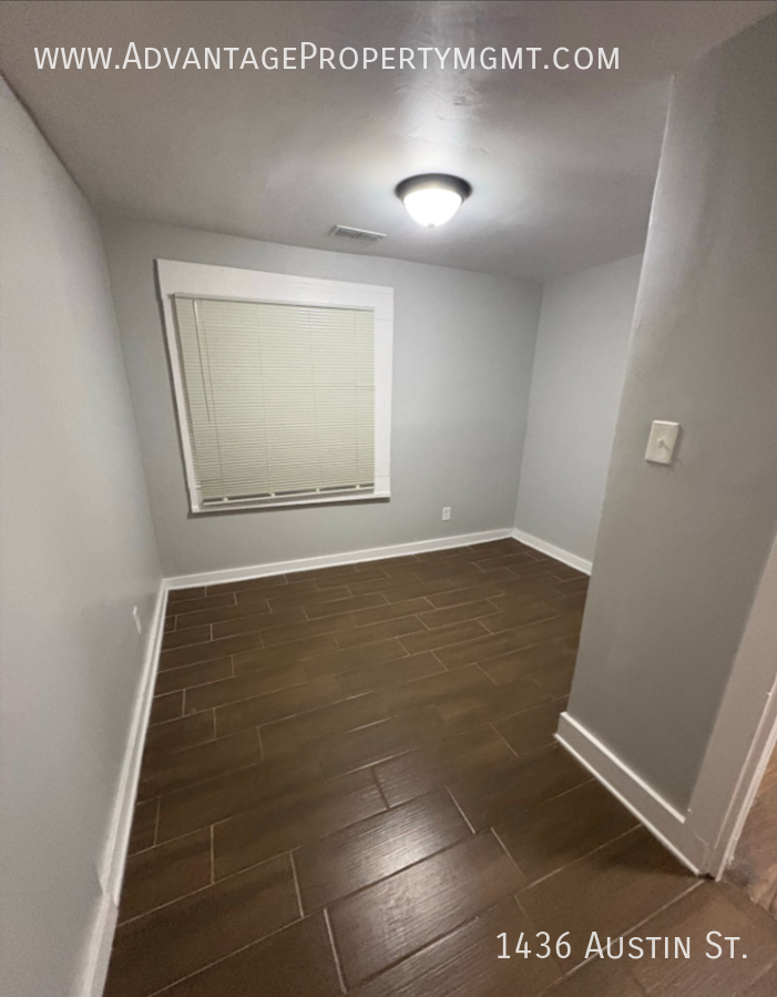 1436 Austin St - Photo 7 of 11