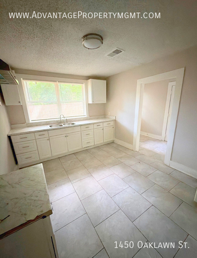 1450 Oaklawn St - Photo 5 of 18